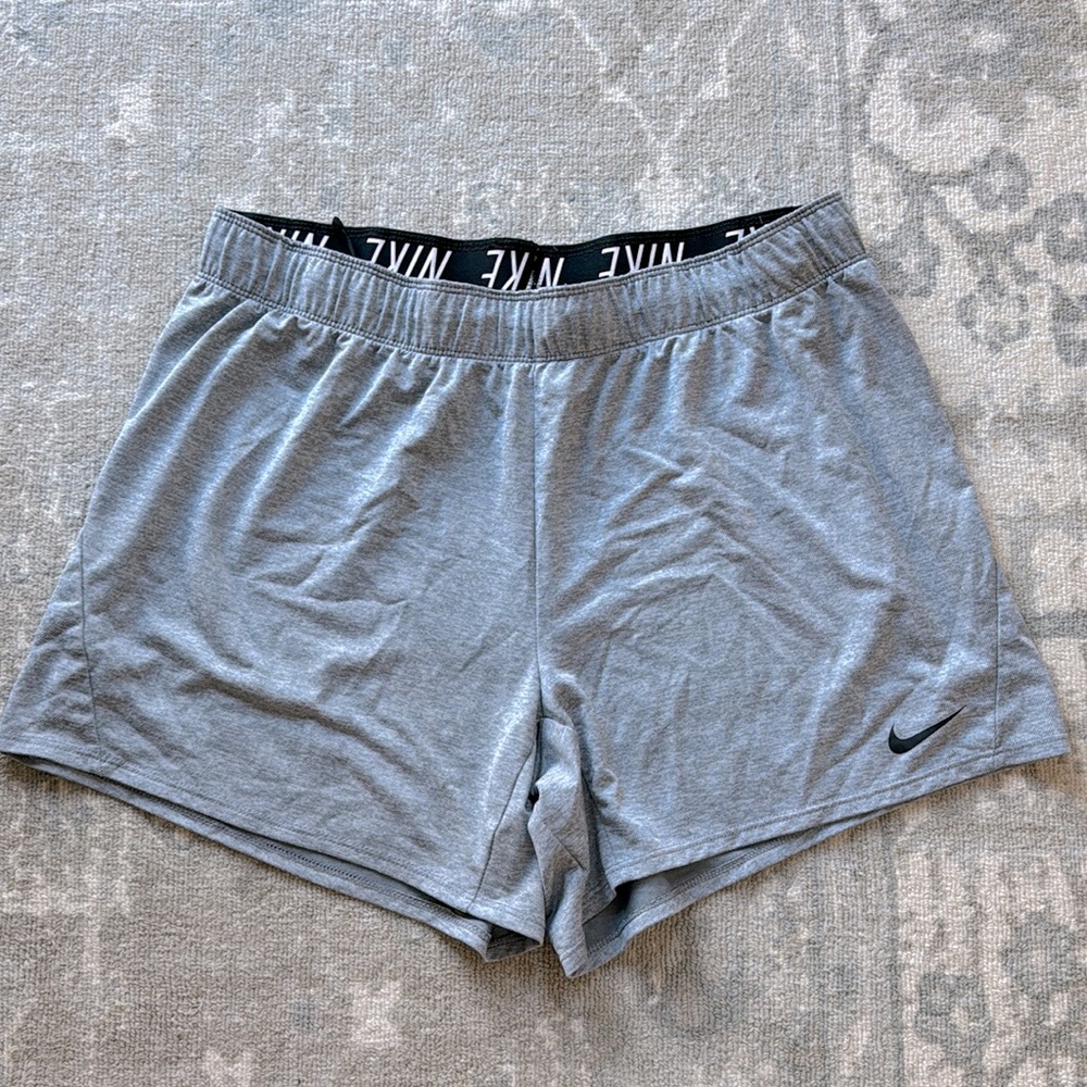 Nike- Women’s Gray XL Shorts 5in Inseam
